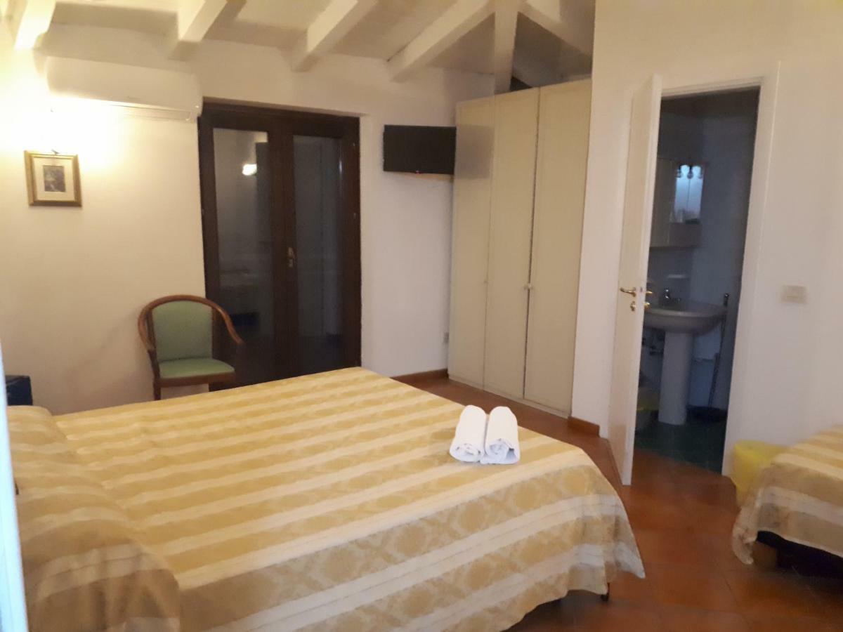 Hotel La Perla 빌람마레 외부 사진