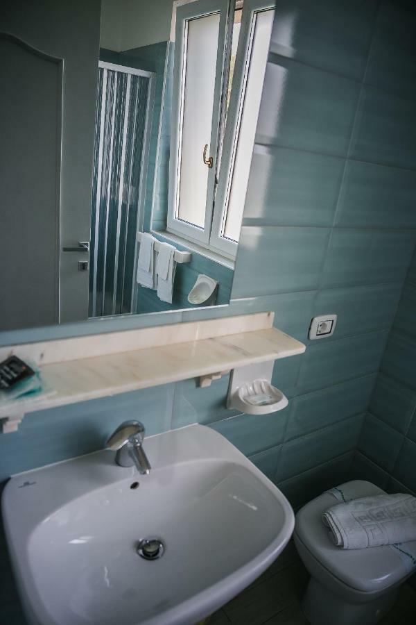 Hotel La Perla 빌람마레 외부 사진