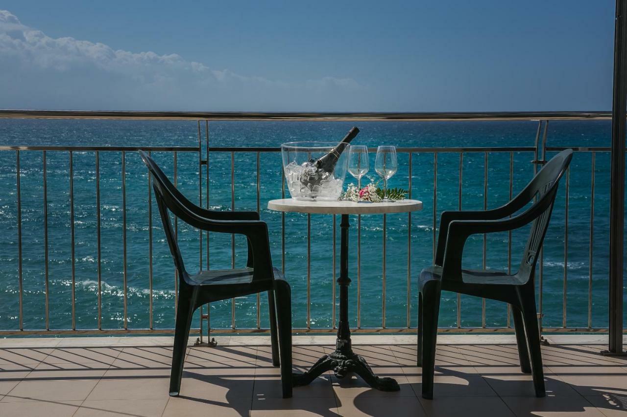 Hotel La Perla 빌람마레 외부 사진